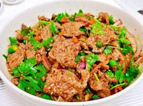 香菜拌牛肉。