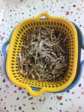 捞出控干水分备用！