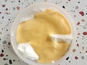 倒入剩下的蛋白中！