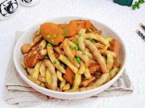 盛出装盘撒葱花。