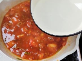 再放入小半碗清水！