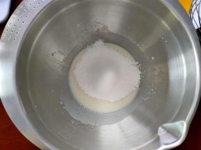 筛入40G低筋面粉