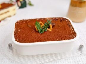 祝我宝贝生日快乐，愿所有的幸福都围绕着你，左边是甜蜜，右边是满足；愿所有的如意都围绕着你，前边是平安，后面是健康；