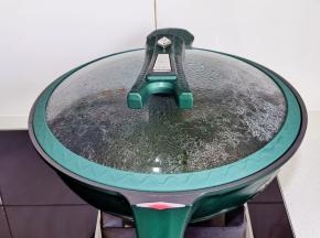 盖上盖子中火煎。（避免金花四溅）