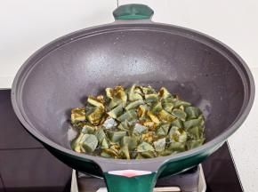 煎至微黄即可。