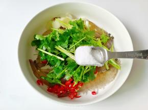 加上细盐一勺。