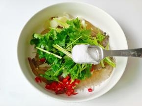 加上细盐一勺。