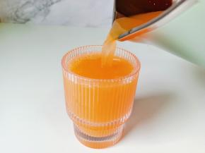 胡萝卜苹果汁细腻顺滑，巨好喝！