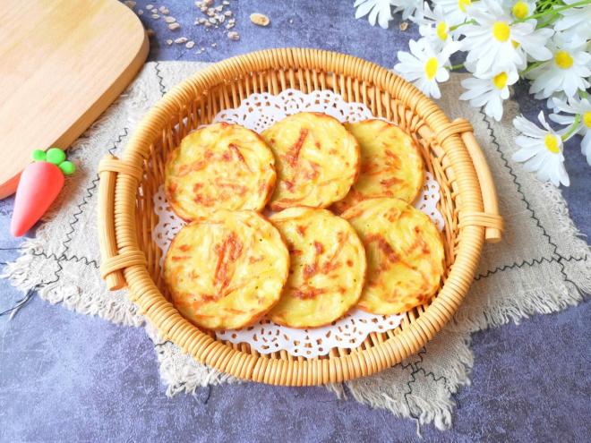 焦香土豆丝鸡蛋饼