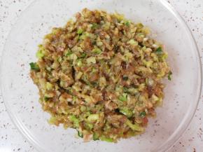 饺子馅完成。