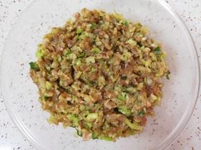 饺子馅完成。