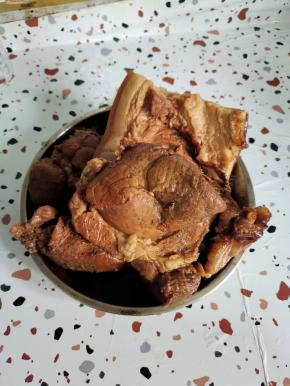 捞出控干水分，晾凉，放入冰箱冷藏保存！(如果卤的多，吃不了，可以分袋装好，放入冰箱冷冻保存！)