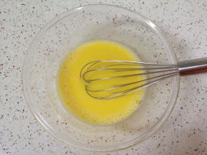 加入纯净水搅打均匀。