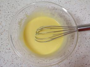 搅动至无干粉无颗粒，食材完全融合（如图），放在一边备用。