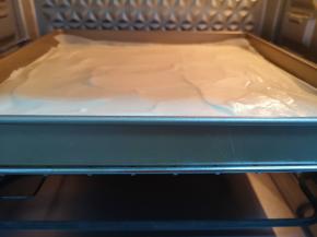 送入预热好的烤箱。