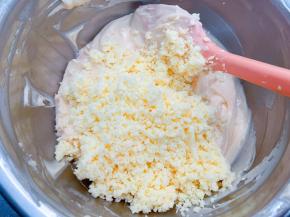 把马苏里拉芝士加入面糊里