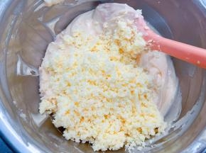 把马苏里拉芝士加入面糊里