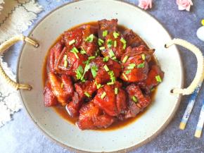 出锅撒点葱花或者香菜碎。