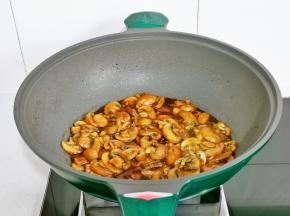 大火收汁至浓稠。