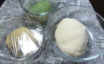 再揉成光滑面团，密封发酵至两倍大