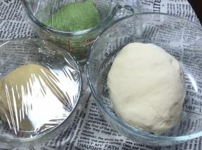 再揉成光滑面团，密封发酵至两倍大