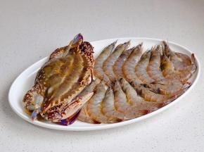 梭子蟹，基围虾清理干净。