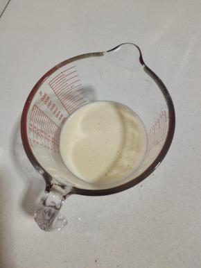 过两边筛，蛋液更细腻！做出来的布丁更嫩滑！