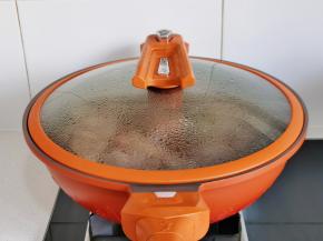 盖子盖子煮30分钟。