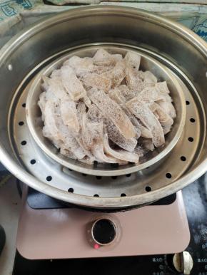 水开，上锅蒸15分钟解冻！