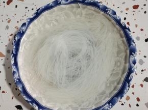 粉丝提前用温水泡软！
