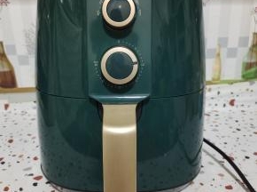 空气炸锅160度12分钟左右！如果是烤箱180度预热5分钟，180度15-18分钟！