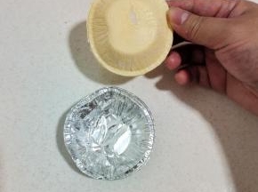 蛋挞皮和锡纸托分开，解冻！