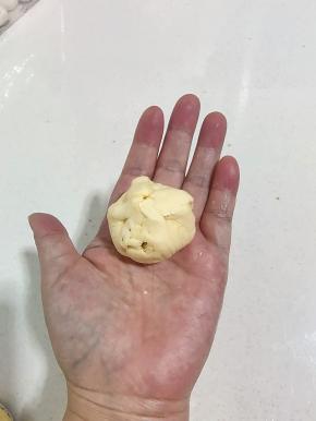 包裹起来，团成圆形！