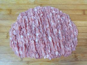 大肉剁成肉馅。