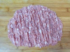 大肉剁成肉馅。