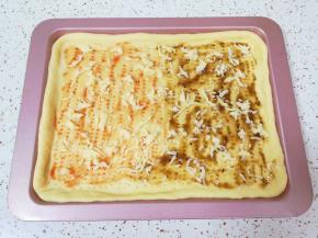 撒上少许马苏里拉芝士。