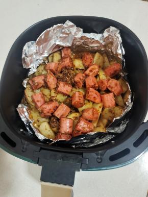 倒在烤好的土豆上！