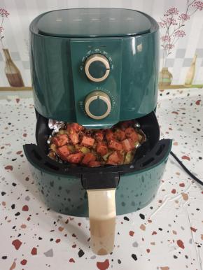 再次放入空气炸锅中，200度烤10分钟即可！(每个空气炸锅功率不一样，可以根据自己的空气炸锅功率适当调整烤制时间！)