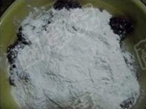 加入糯米粉。