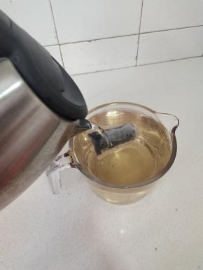 倒入1000毫升刚烧好的开水！
