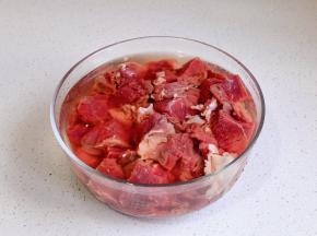 牛肉一定要把血水泡出来，可多次换水。