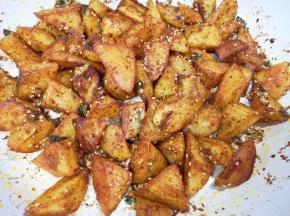 最后加入果仁，利用锅的余温翻炒均匀即可。