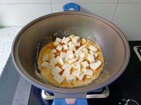 加入豆腐。