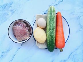 准备好所有食材。