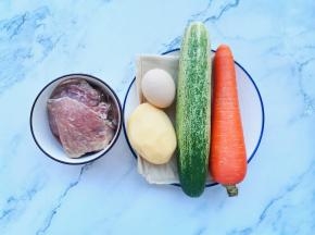 准备好所有食材。