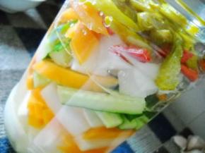 白醋最好没过食材，不要太满。