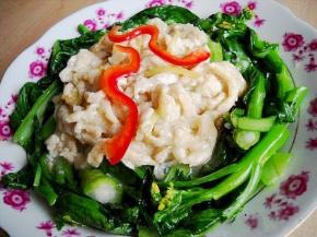 鸡丝盛入盘中即可上桌食用。