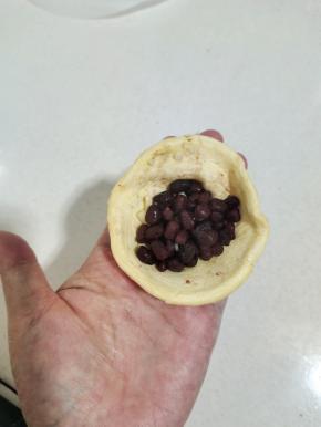 放入适量蜜豆！