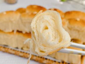 一口气吃了两个。