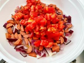 加入番茄炒出汁